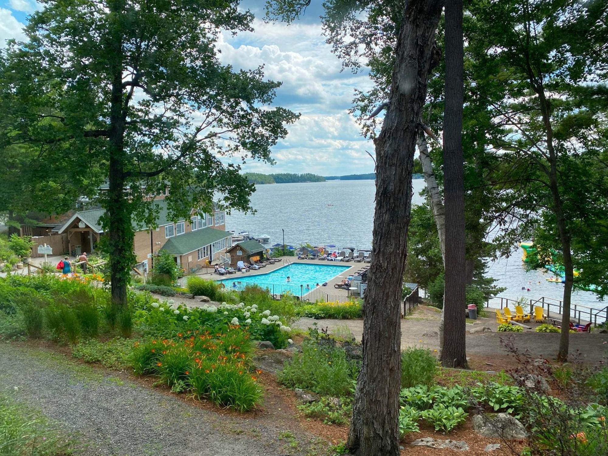 Rocky Crest Golf Resort Mactier Extérieur photo